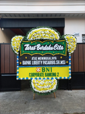 Papan Bunga Duka di Menganti