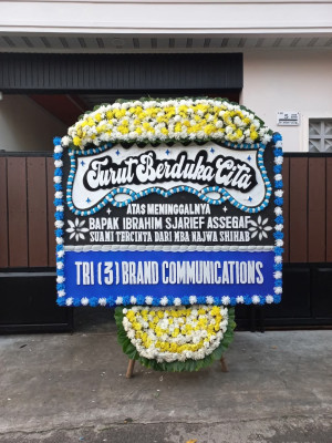 Papan Bunga Duka di Menganti